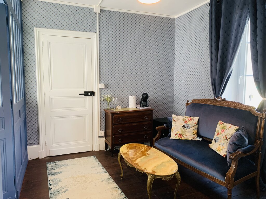 Chambre Bleue salon