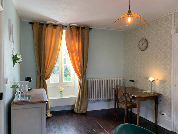 Brigitte et Moi - Chambre Verte bureau